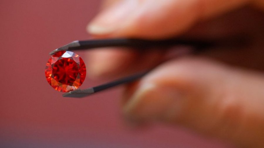 E pazakontë/ Përtej vdekjes: Kur hiri shndërrohet në një diamant përkujtimor