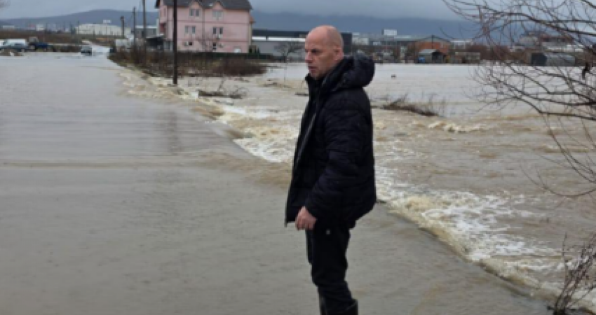 Vërshimet bllokojnë sërish komunën e Drenasit, disa rrugë të pakalueshme, Lladrovci: Mos lëvizni pa arsye