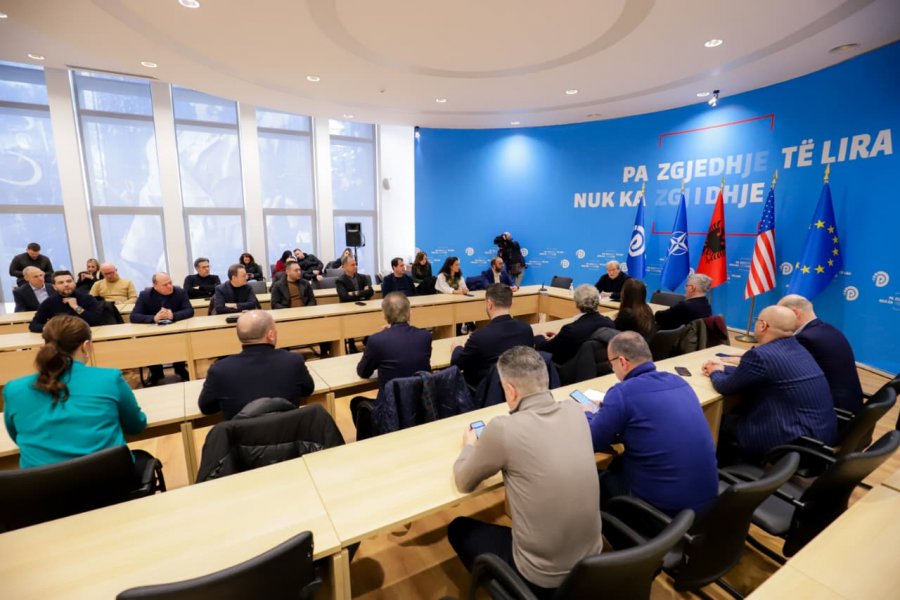 Berisha: Fronti opozitar nuk ka synim dominimin e një partie, por krijimin e një fryme për largimin e këtij regjimi