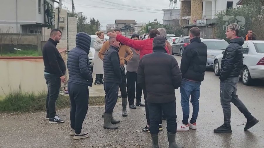 Përmbytjet në zonën e Ish-Kënetës vazhdojnë, banorët protestojnë për normalizimin e situatës