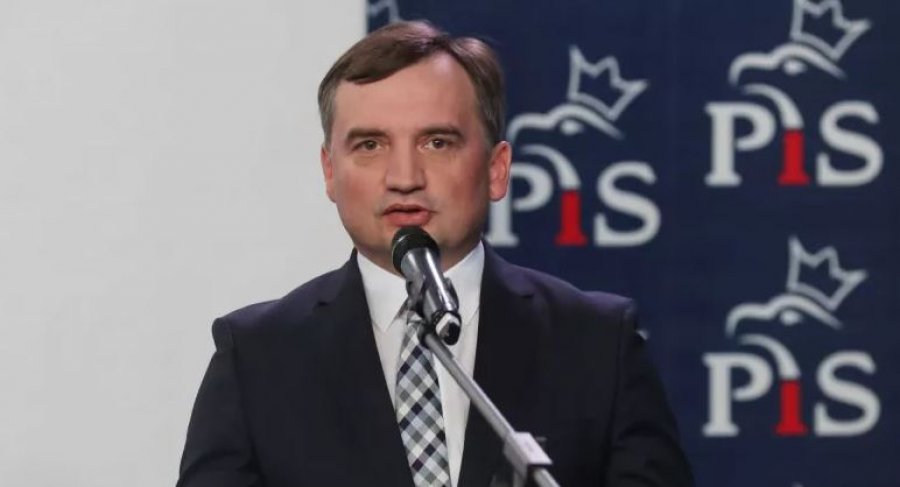 I akuzuar për 26 vepra penale, ish-ministri polak ‘strehohet’ në Hungari