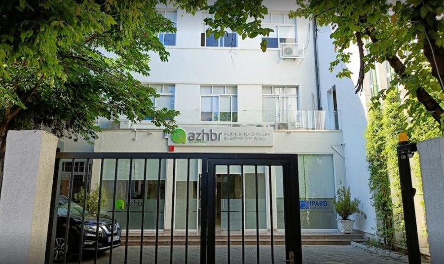 EKSKLUZIVE/10 ditë pas arresteve në Itali, AZHBR-së i dha  22 mln lekë 'fermerit' Xhevdet Troplini të Durrësit