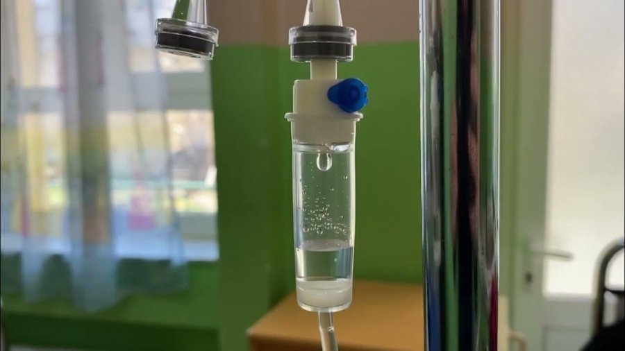 Virozat dhe gripi mbingarkojnë spitalin e Pogradecit, rritet ndjeshëm fluksi i pacientëve