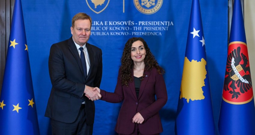 Osmani pas takimit me Sorensen: Largimi i masave hap rrugën e Kosovës drejt BE-së