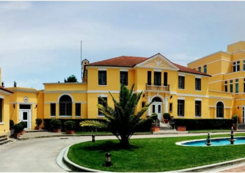 Pezullimi i vizave edhe për Shqipërinë/ Ambasada Amerikane: Ja qytetarët që nuk lejohen të hyjnë në SHBA
