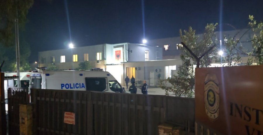 Arratisja e Ndocit, të burgosurit më të rrezikshëm të Durrësit transferohen drejt burgut të Peqinit