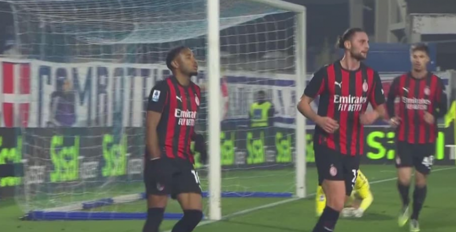 VIDEO/ Como befason Milanin, por Nkunku barazon në fund të pjesës së parë
