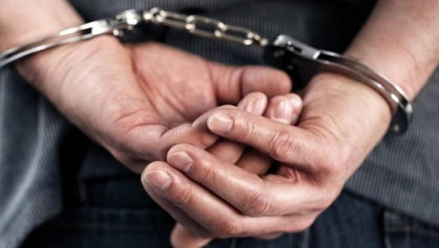 Transportoi 420 kg duhan të grirë nga Mali i zi, arrestohet në Shkodër 22-vjeçari