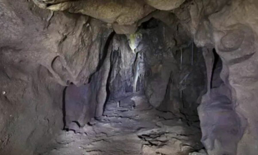 Arkeologët hapën shpellën që kishte qëndruar e mbyllur për 40 mijë vjet dhe bënë zbulimin e madh