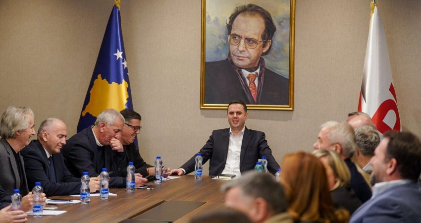 Abdixhiku krenohet për takimin e sotëm të kryesisë: Zgjodhëm dialogun, pas 31 janarit edhe më të bashkuar
