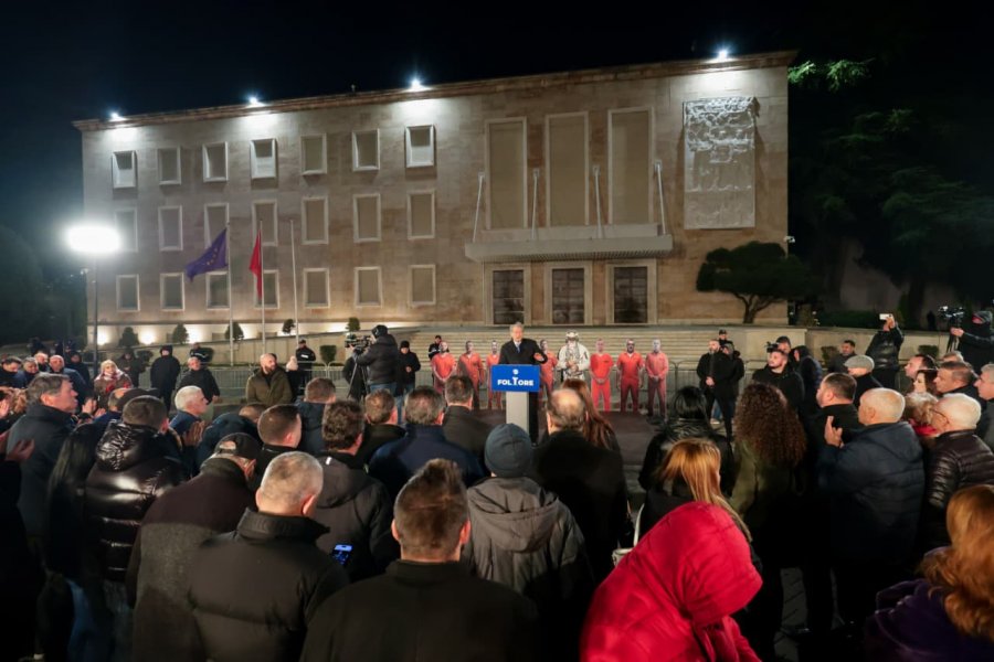 Berisha: Me 24 janar, sheshet dhe rrugët e kryeqytetit do shndërrohen në tmerrin e regjimit