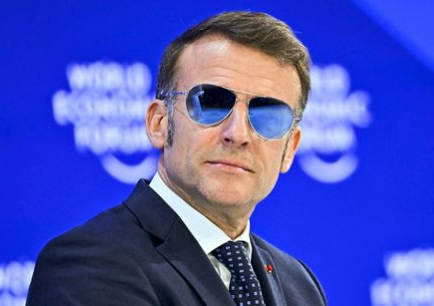 Syri i skuqur i Emmanuel Macron...- Mund të jetë shkaktuar edhe nga një shuplakë në fytyrë!