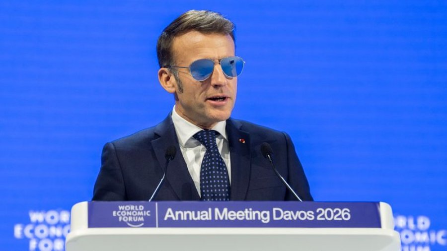 Macron me syze dielli në Davos: A janë 'të detyrueshme' tani për ambientet e mbyllura?