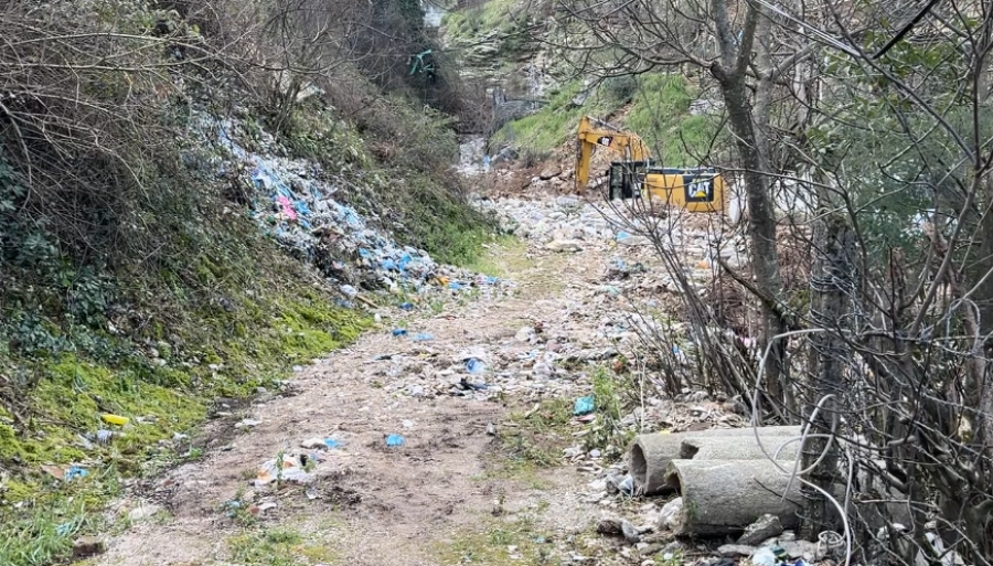 'Situata e përsëritur nga mos pastrimi i kanaleve kulluese'/ Përmbytjet në Gjirokastër shkaktojnë probleme në infrastrukturë