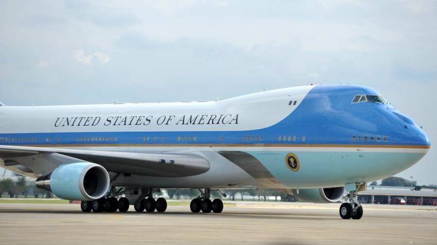 Udhëtonte për në Davos, 'Air Force One' i DonaldTrump pëson defekt gjatë fluturimit, kthehet sërish në SHBA 