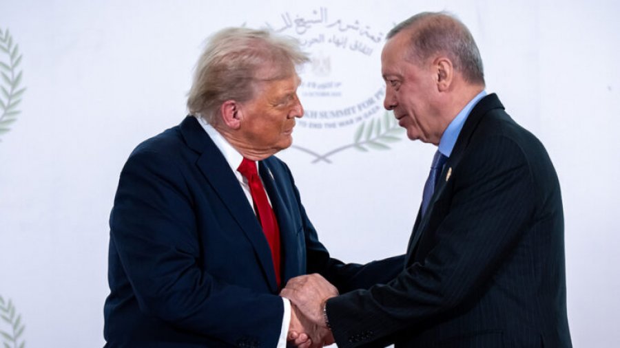 Ankaraja shqyrton bashkimin me 'Këshillin e Paqes', zbardhet biseda telefonike mes presidentit Trump dhe Erdoganit