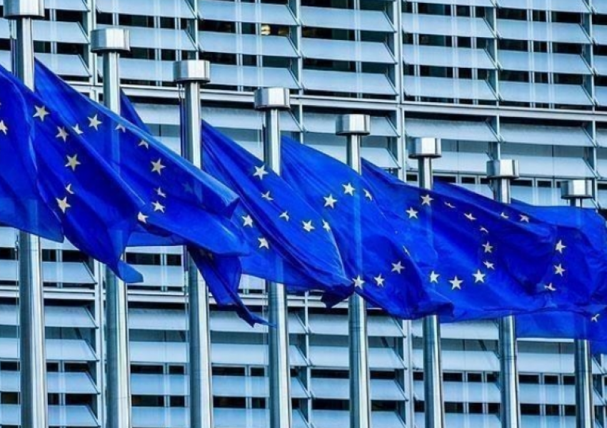 Zyrtarja evropiane: BE mbetet e cenueshme për shkak të varësisë nga sistemet amerikane të pagesave
