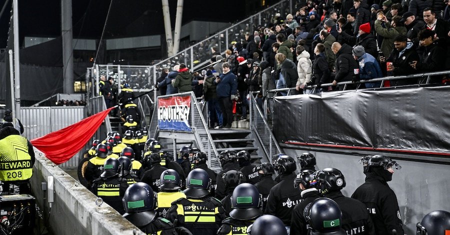 Kaos në Utrecht, tifozët e Genk-ut hyjnë me forcë në stadium, ndeshja nis një orë me vonesë