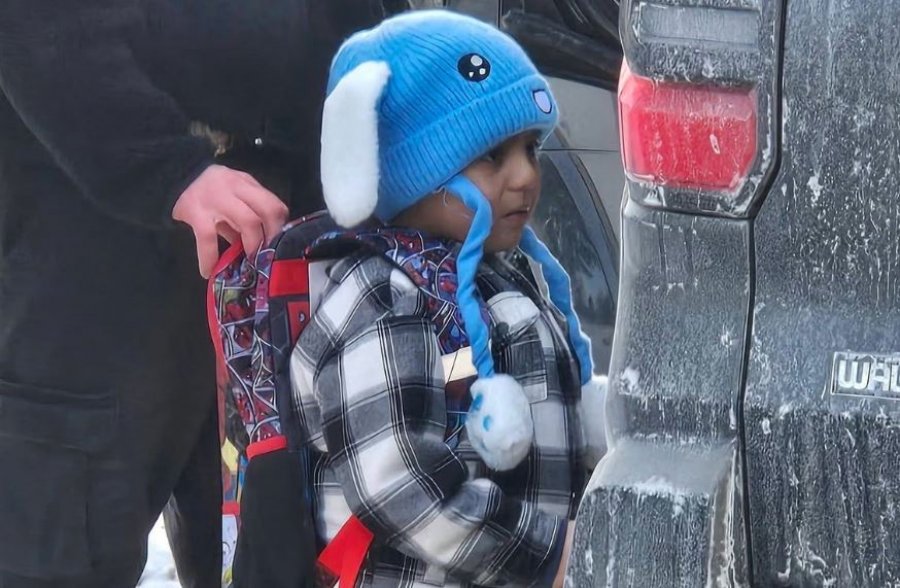 SHBA/ ICE-ja ndalon 5-vjeçar në Minnesota gjatë kthimit nga shkolla