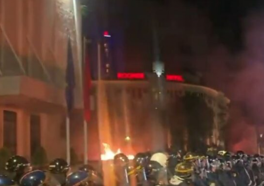 Agjencia italiane e lajmeve: Opozita shqiptare kërkon dorëheqjen e Ramës, e akuzon se ka ngritur një narko-shtet