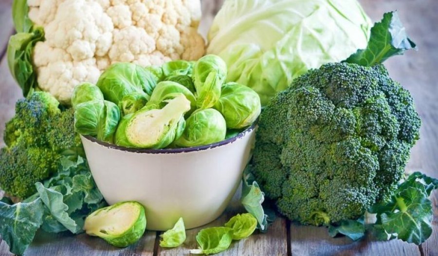 5 përfitime kur shtoni jeshillëqet në dietën tuaj ushqimore