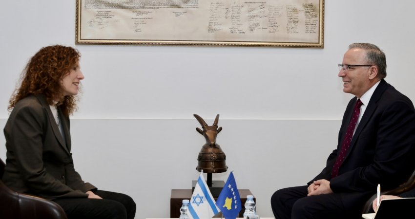 Hamza takon ambasadoren e Izraelit: Partneritetet ndërkombëtare, kyçe për stabilitetin dhe zhvillimin e Kosovës