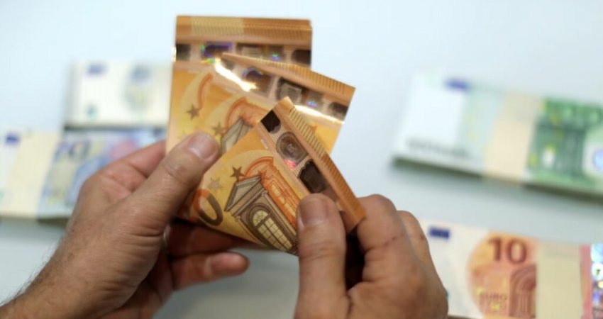 Nga sot, në Kosovë ndalohet pagesa kesh mbi 2 mijë euro