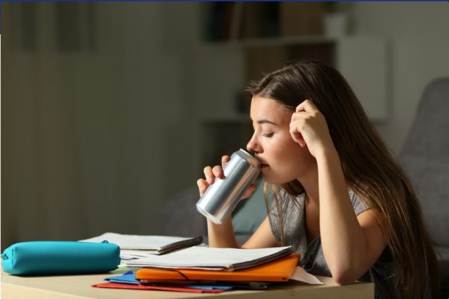 Kardiologët vunë në dukje ndryshimet që ndodhin kur pini pije energjike çdo ditë