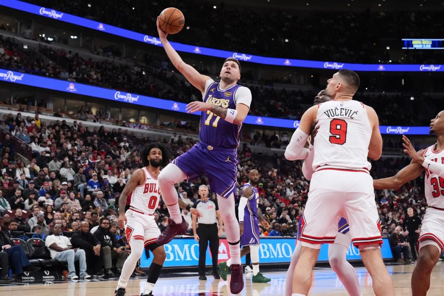 Doncic spektakolar me Lakers, Bostoni bind në shtëpi, Cleveland dhe Houston mbajnë ritmin në zonën 'play off”