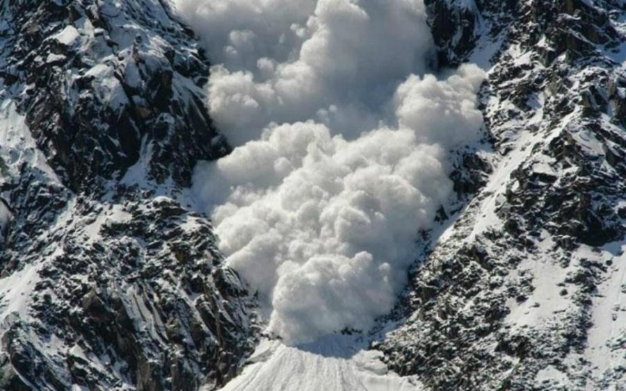 Një tjetër skiator vdes në një ortek në Alpe, gati 20 të vrarë në një muaj