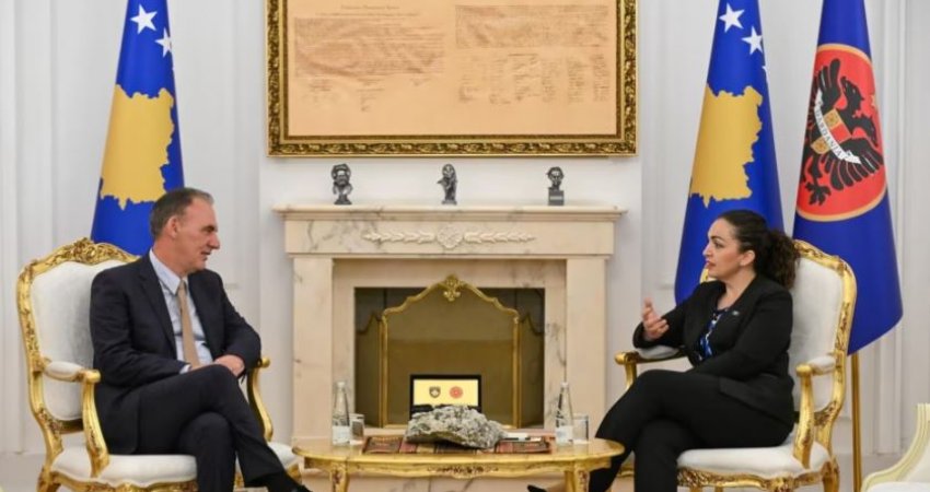 Limaj kërkon dorëheqjen e Vjosa Osmanit: Shkeli Kushtetutën