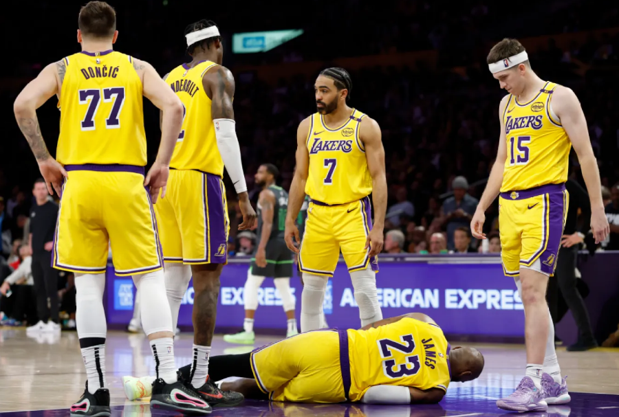Mbrëmje zhgënjyese për Bostonin, Lakers dhe Miamin; Spurs, Warriors dhe Orlando triumfojnë jashtë fushe
