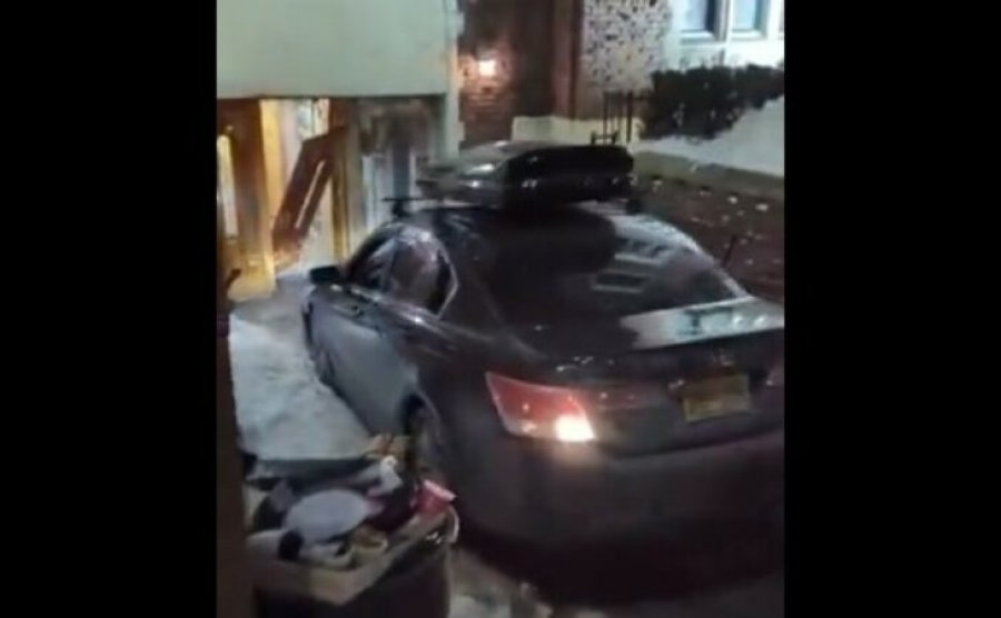 Incident i rëndë në New York, shoferi përplas vazhdimisht makinën e tij në selinë e lëvizjes fetare hebraike