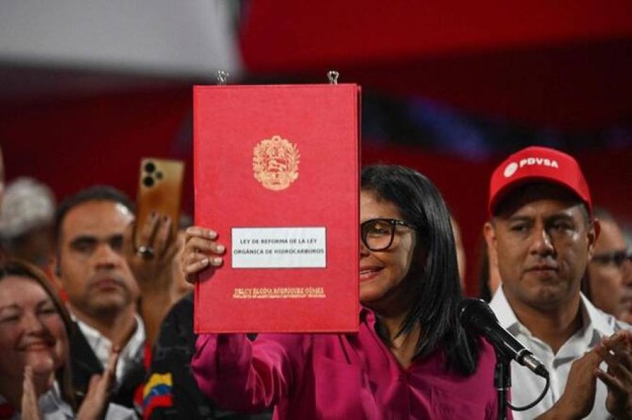 SHBA-të heqin disa sanksione ndaj Venezuelës për të lehtësuar shitjet e naftës