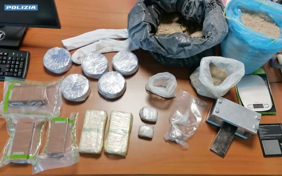 21-vjeçari shqiptar kapet me 6 kg heroinë në Verona, e kishte fshehur në bodrum