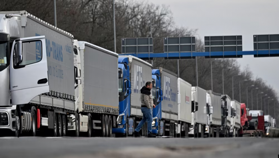 Transportuesit nga Serbia dhe Bosnja vazhdojnë bllokadat në pikat kufitare