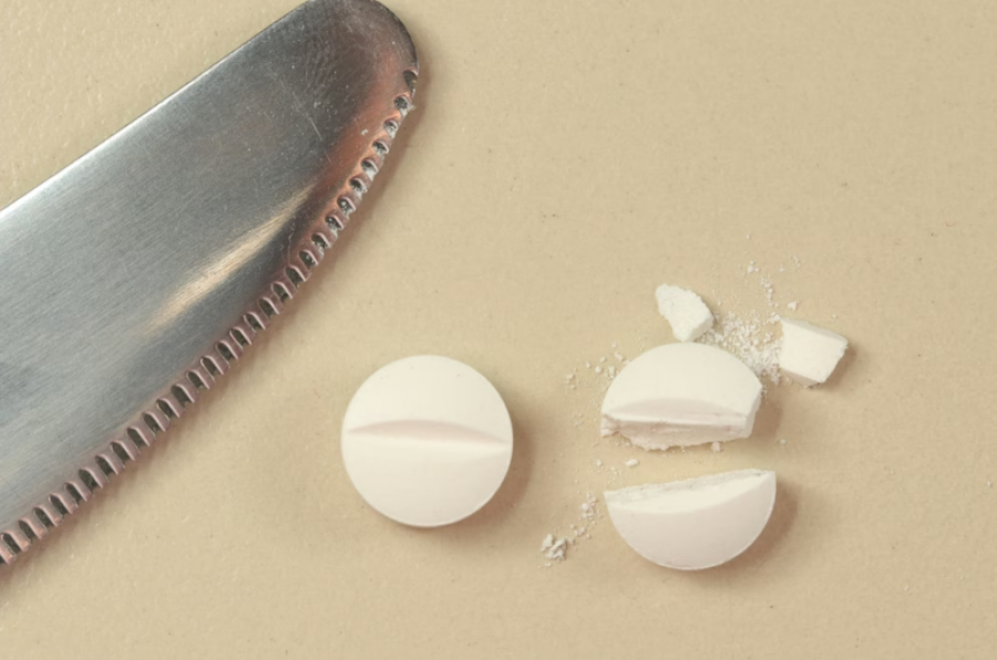 Farmacistja britanike vë në dukje pasojat serioze të shtypjes së pilulës përpara se ta merrni