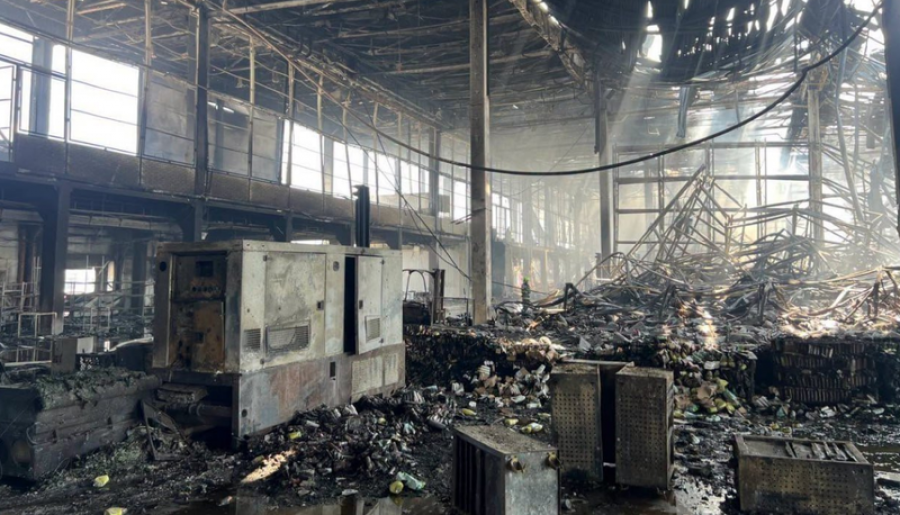 sulmi-masiv-rus-mbi-kiev-shkaterrohet-plotesisht-depoja-humanitare-e-kryqit-te-kuq-ukrainas