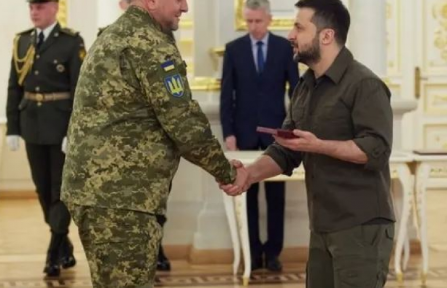 ish-komandanti-ukrainas-pritet-te-sfidoje-zelenskyn-ne-zgjedhjet-e-ardhshme-presidenciale
