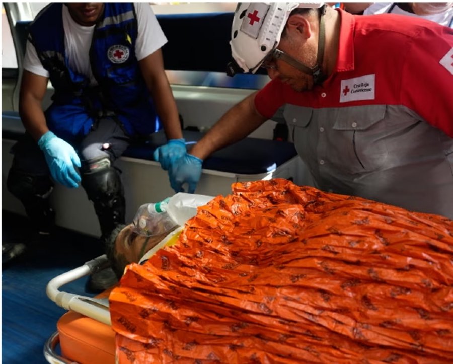Venezuelë, tetë ditë nën rrënoja 43-vjeçari shpëtohet i gjallë 