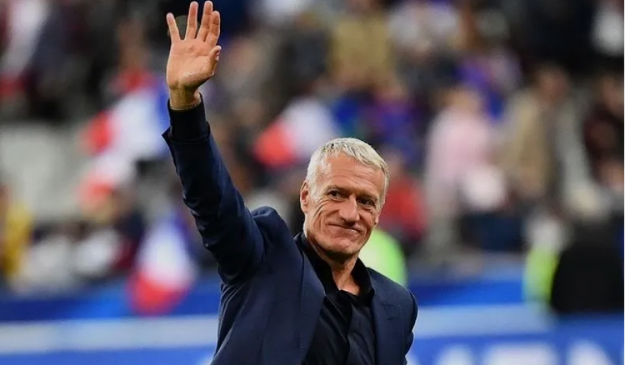VIDEO/ Deschamps vendosi rekord historik në Botëror, Federata Franceze e nderon me një fanellë speciale
