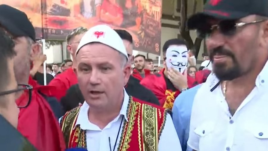 Rama u përpoq t i ndalte  por diaspora erdhi në shesh   U hoqëm si pushues  hoqëm simbolet kombëtare në kufi  S e duam më