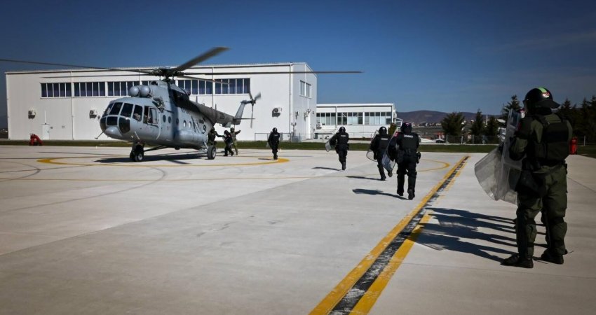 KFOR-i zhvillon stërvitje me helikopterë në Prishtinë për rritjen e gatishmërisë operacionale