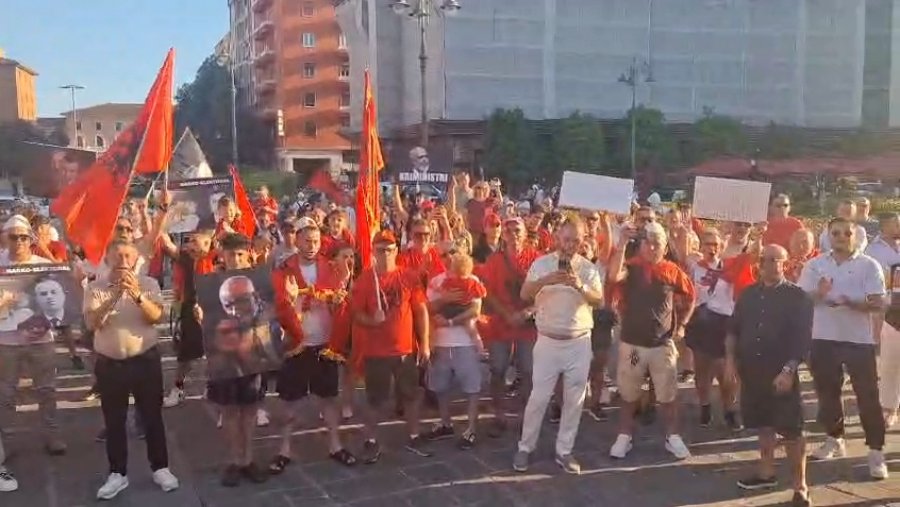 Diaspora proteston kundër Ramës: Shqiptarët mbushin sheshet në Pisa dhe Bolzano