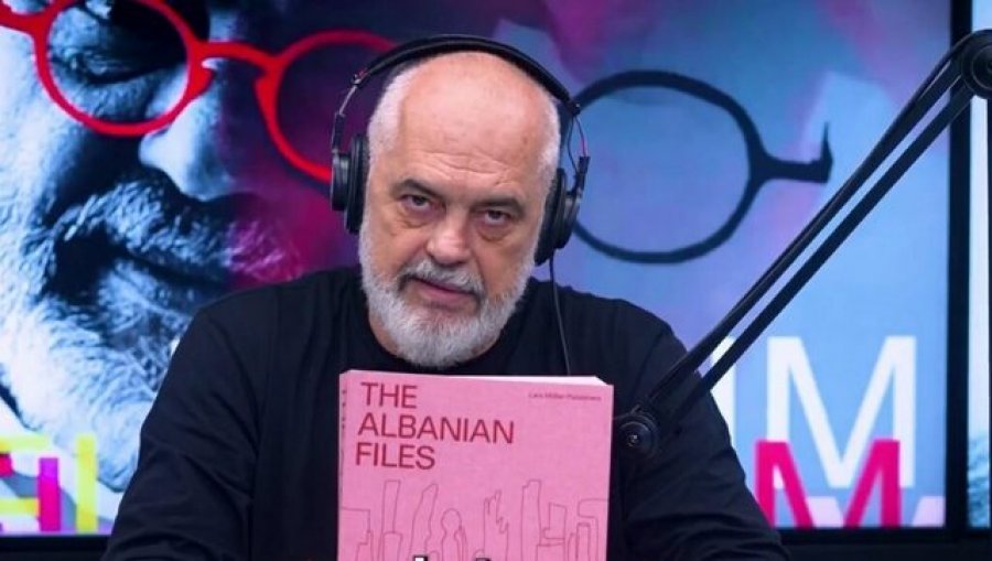 Rama i dëshpëruar, kopjon Spiropalin me poezi
