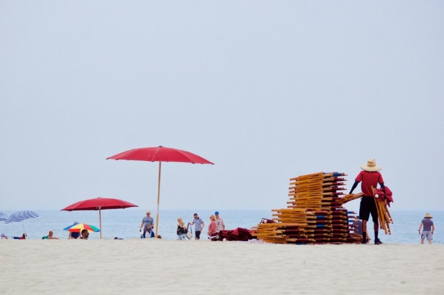 Peshkaqeni sulmon pushuesin në plazhin e Nju Jorkut