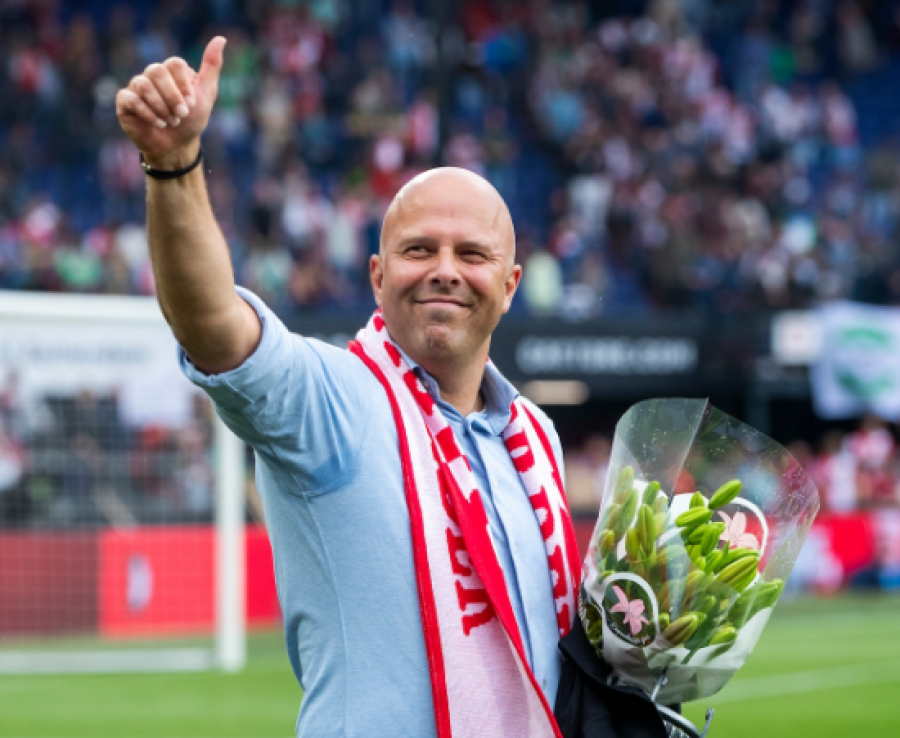 Arne Slot  favoriti kryesor për stolin e Holandës