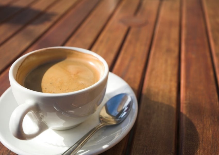 Nuk është vetëm për t’u zgjuar - një filxhan kafe në ditë sjell përfitime të mëdha shëndetësore