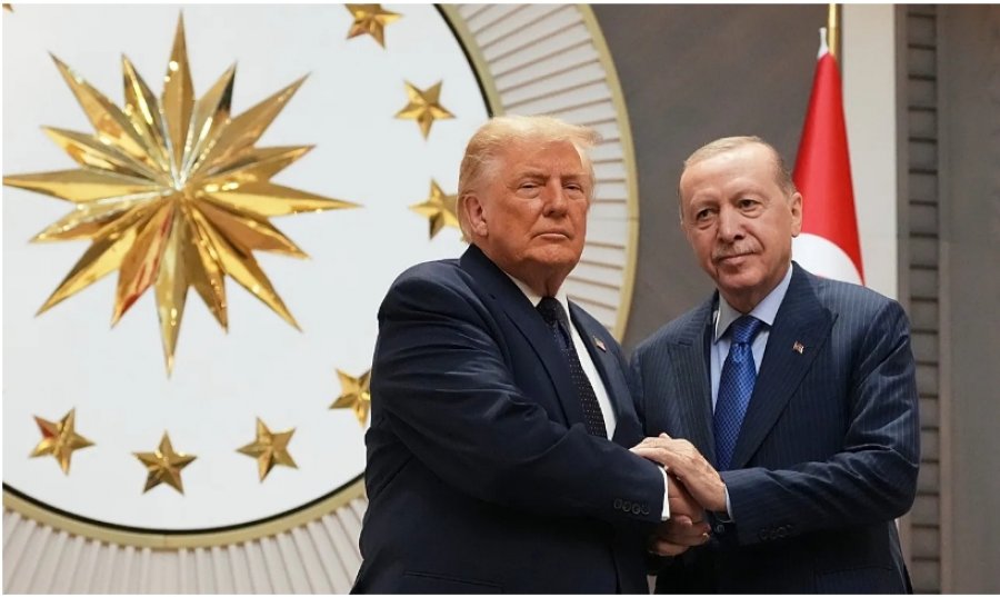 VIDEO/ Presidenti i SHBA-së Trump, mbërrin në Turqi për të marrë pjesë në samitin e NATO-s