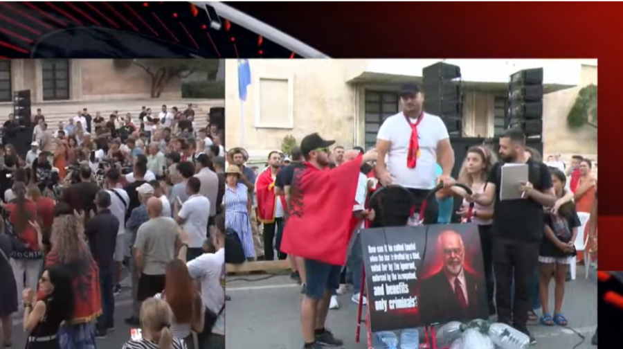 'Je e keqja e vendit', Hila: Rama të hapë krahun, Shqipëria ka nevojë për të rinjtë